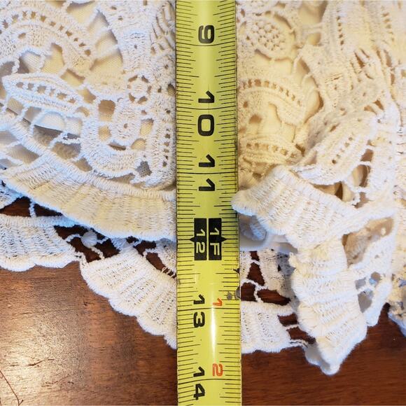 Nabee M creme shorts, fully lIned‎ - Picture 6 of 6